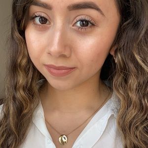 Meet your Posher, Iris